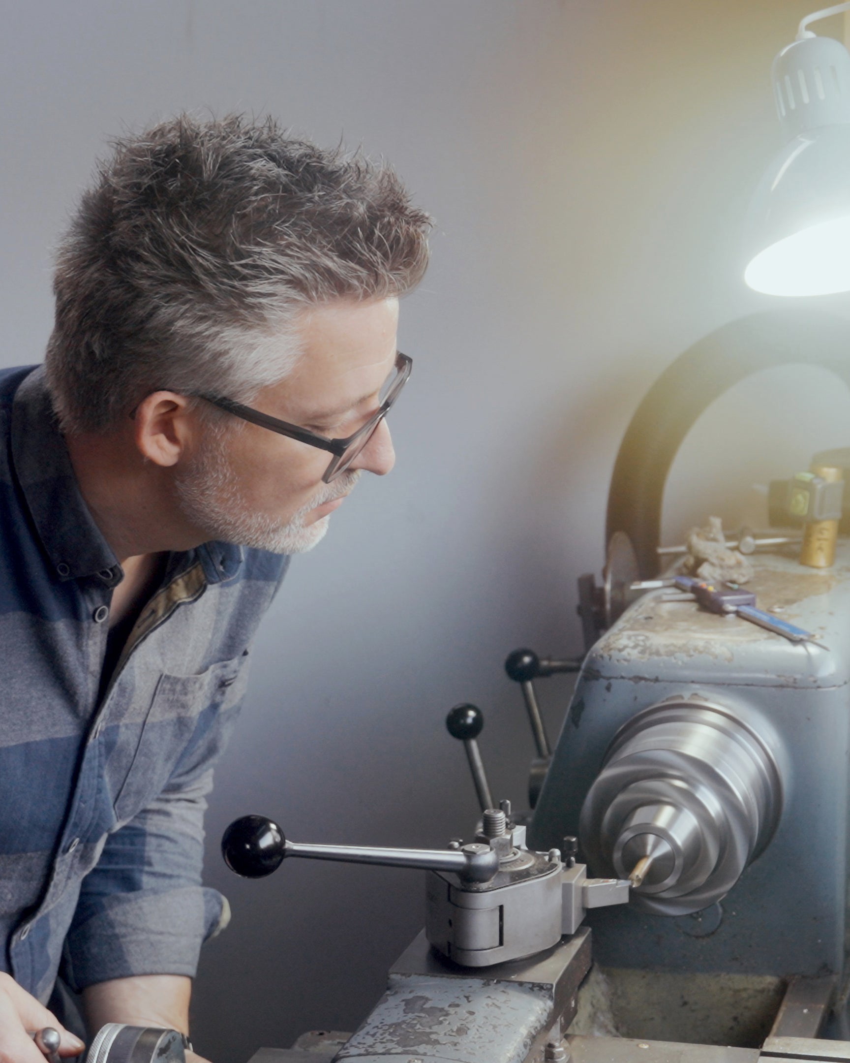 WARUM MAN 6 MONATE AUF EINEN FÜLLFEDERHALTER WARTEN MUSS - Inside ELBWOOD’s Luxury Workshop