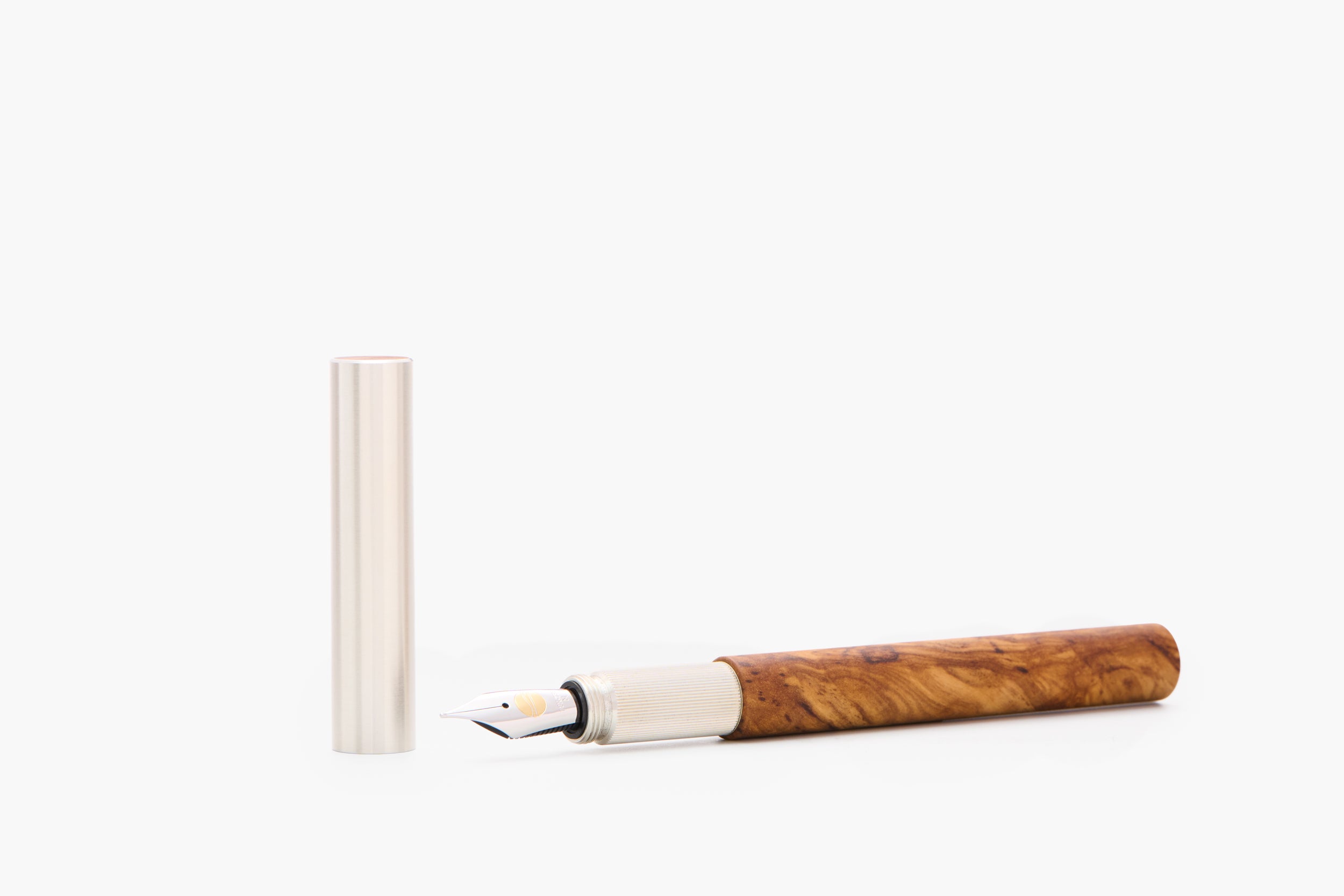 LONGCAP, Olivenholz & Silber, THE NINE 2026, Füllfederhalter, handgefertigt