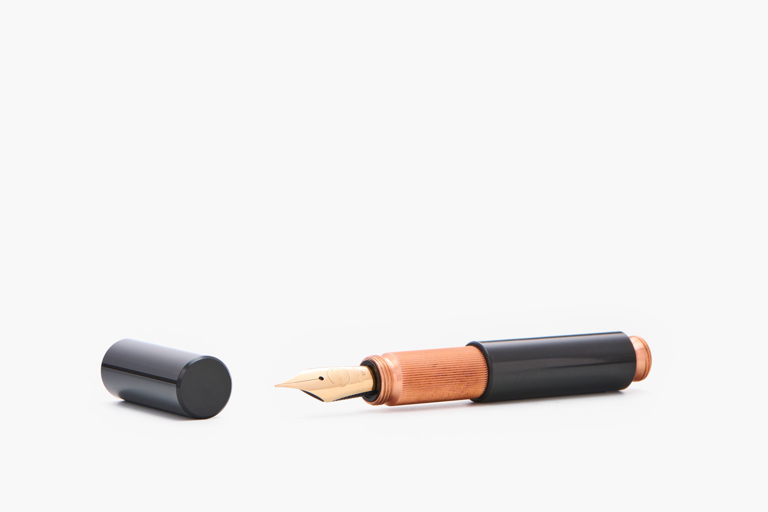 POCKETMASTER, Ebonit "1920 Black" & Kupfer, THE NINE 2026, Taschenfüllfederhalter, handgefertigt