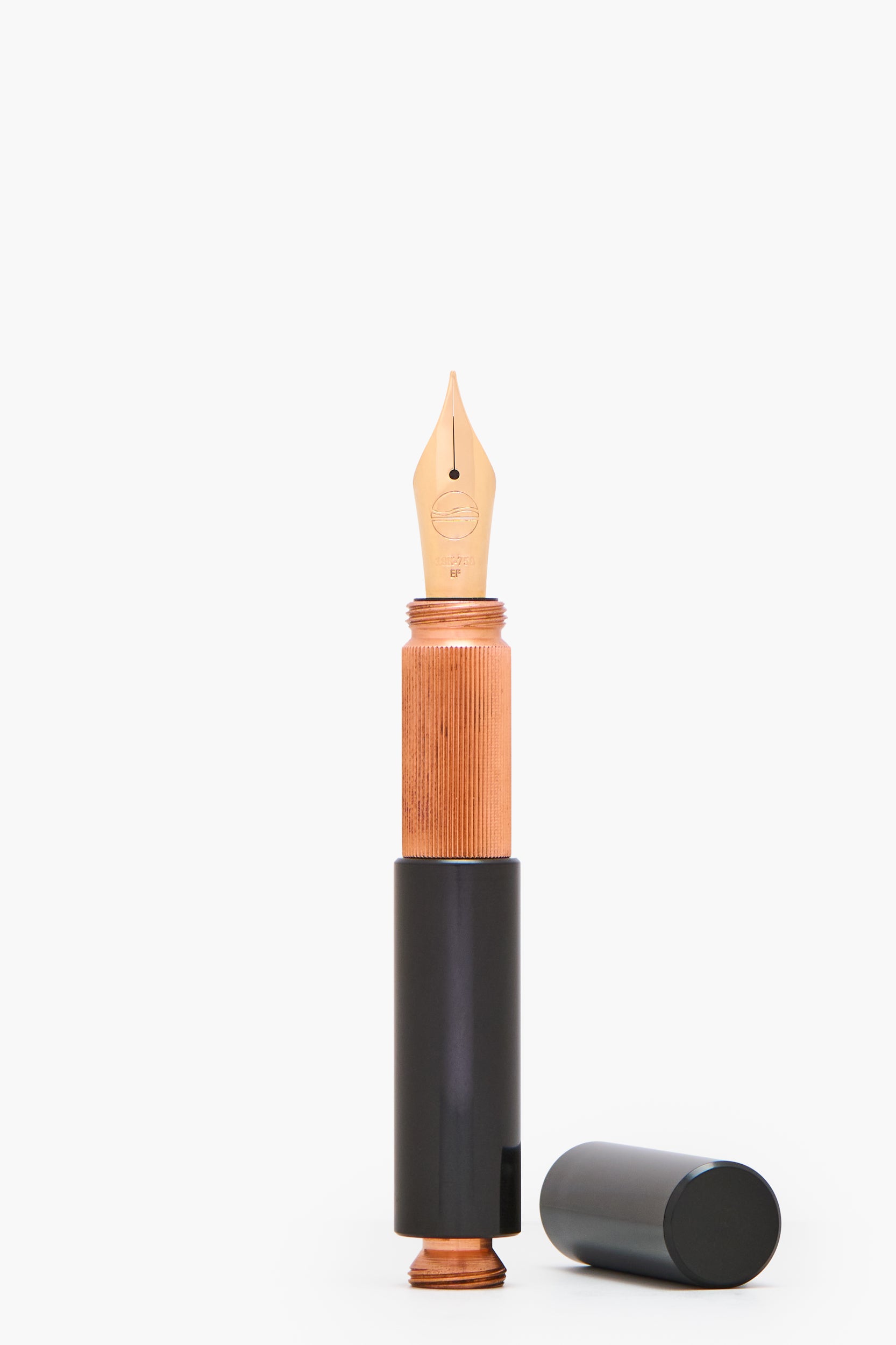 POCKETMASTER, Ebonit "1920 Black" & Kupfer, THE NINE 2026, Taschenfüllfederhalter, handgefertigt