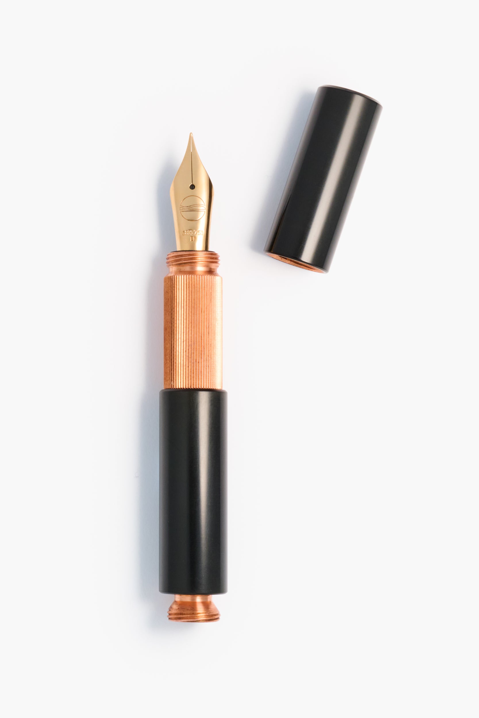 POCKETMASTER, Ebonit "1920 Black" & Kupfer, THE NINE 2026, Taschenfüllfederhalter, handgefertigt