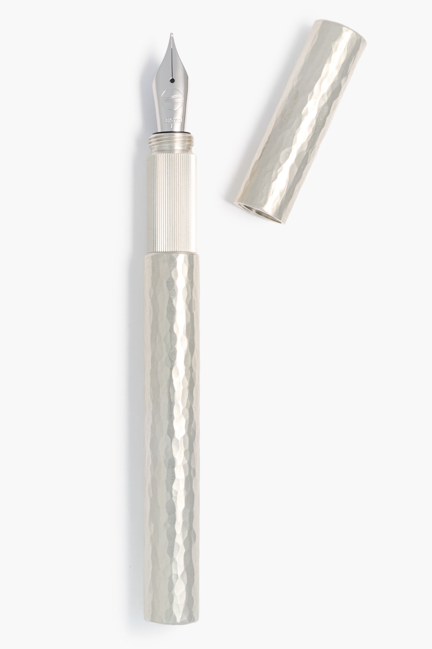 SHORTCAP, Silber "Hammerschlag", THE NINE 2026, Füllfederhalter, handgefertigt